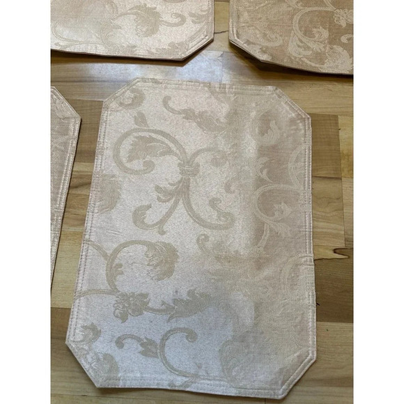 5 tan placemats - Picture 2 of 6
